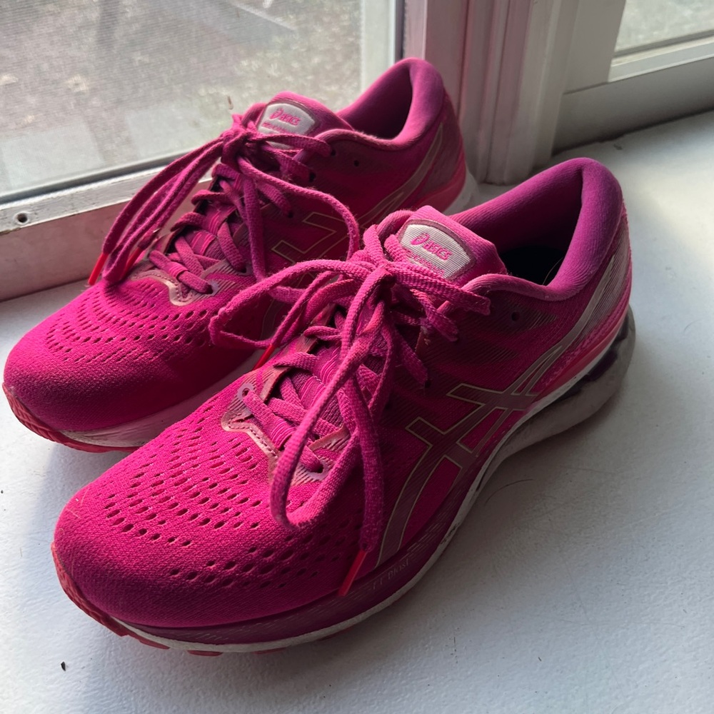 Asics women’s runnning shoes